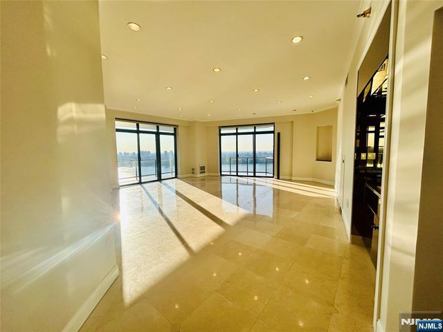 1512 Palisade Avenue 20H, Fort Lee, NJ 07024