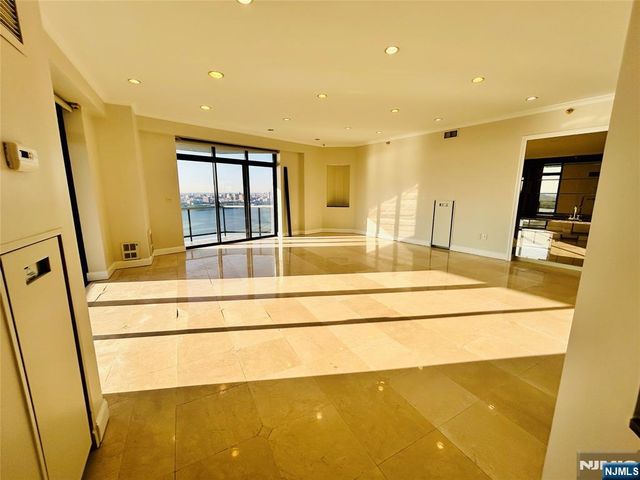 1512 Palisade Avenue 20H, Fort Lee, NJ 07024