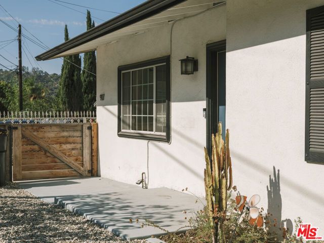 917 N Avenue 51, Los Angeles, CA 90042