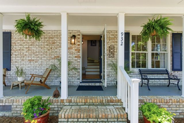 932 Tall Pine Road, Mount Pleasant, SC 29464