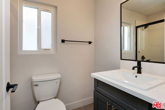 845 S KENMORE Avenue 201, Los Angeles, CA 90005