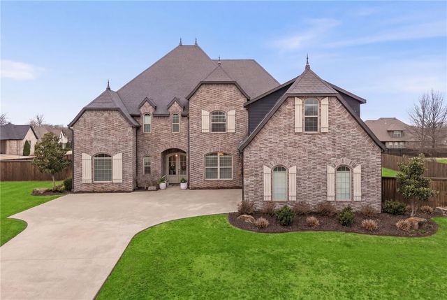 309 Timber Ridge Street, Cave Springs, AR 72718