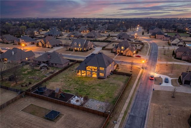 309 Timber Ridge Street, Cave Springs, AR 72718