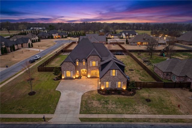 309 Timber Ridge Street, Cave Springs, AR 72718