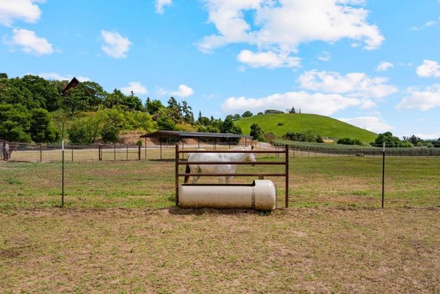 804 Comstock Road, Hollister, CA 95023