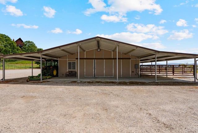 804 Comstock Road, Hollister, CA 95023