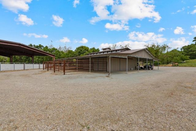 804 Comstock Road, Hollister, CA 95023