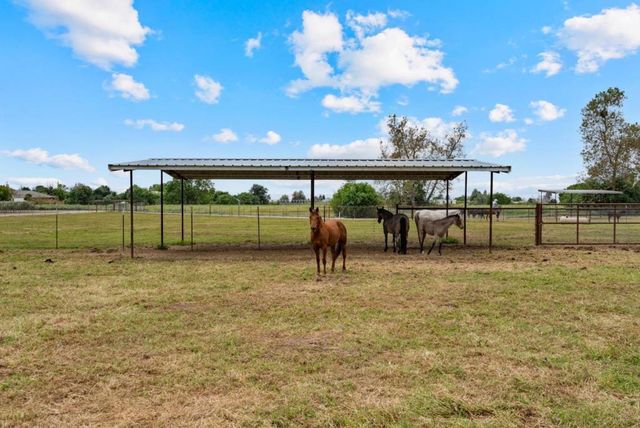 804 Comstock Road, Hollister, CA 95023