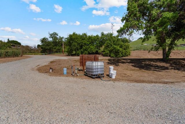 804 Comstock Road, Hollister, CA 95023