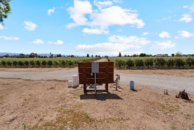 804 Comstock Road, Hollister, CA 95023