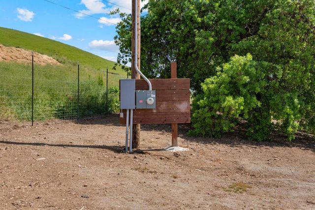 804 Comstock Road, Hollister, CA 95023