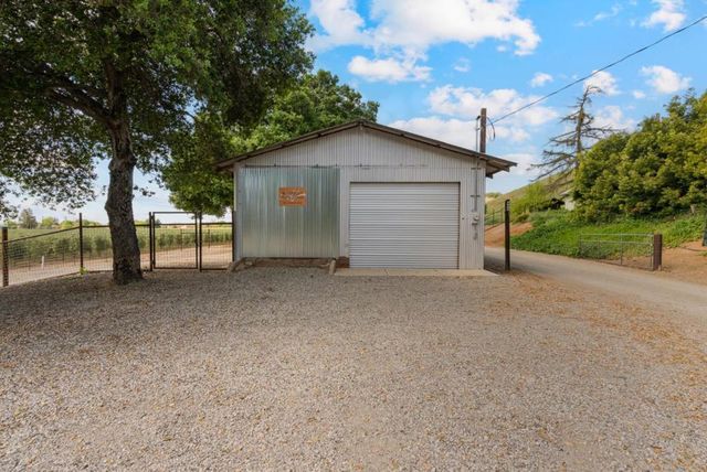 804 Comstock Road, Hollister, CA 95023