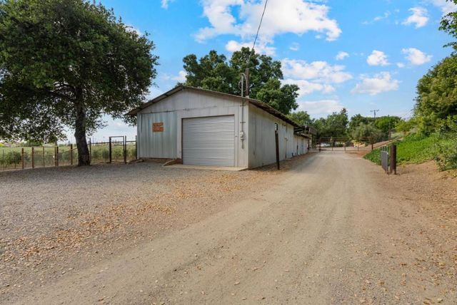 804 Comstock Road, Hollister, CA 95023