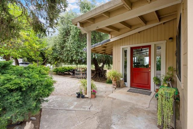 804 Comstock Road, Hollister, CA 95023