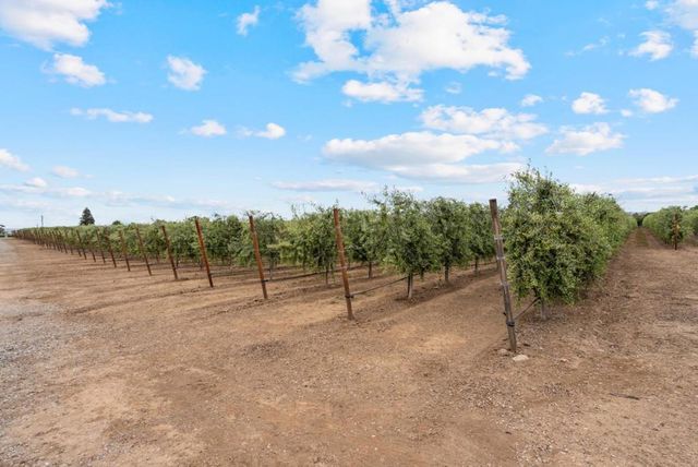 804 Comstock Road, Hollister, CA 95023