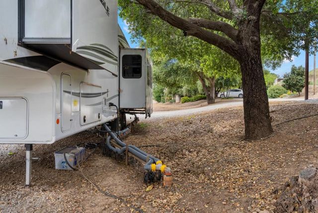 804 Comstock Road, Hollister, CA 95023