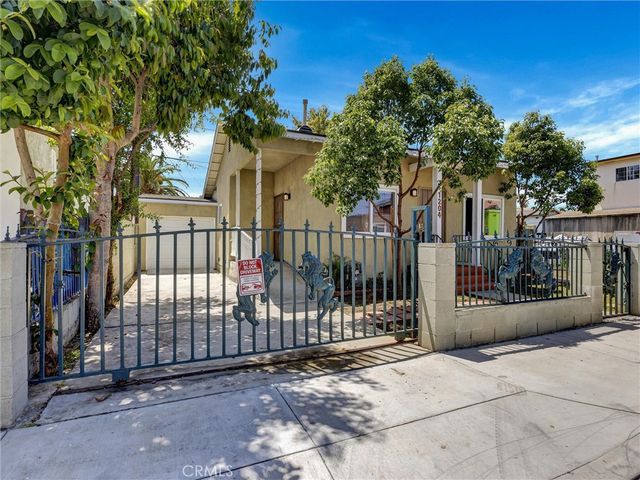 1204 E Smith, Long Beach, CA 90806