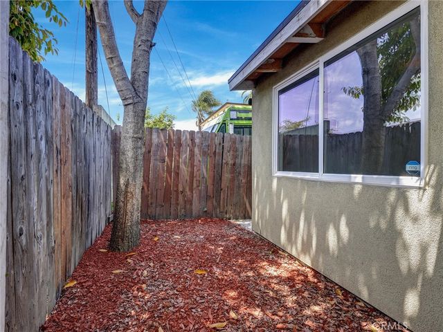 1204 E Smith, Long Beach, CA 90806