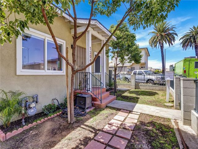 1204 E Smith, Long Beach, CA 90806