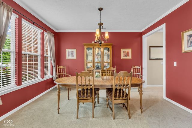 8284 Balmoral Lane, Avon, IN 46123