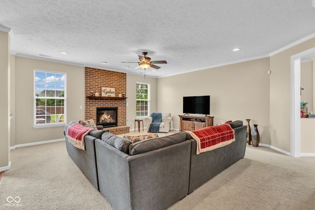 8284 Balmoral Lane, Avon, IN 46123