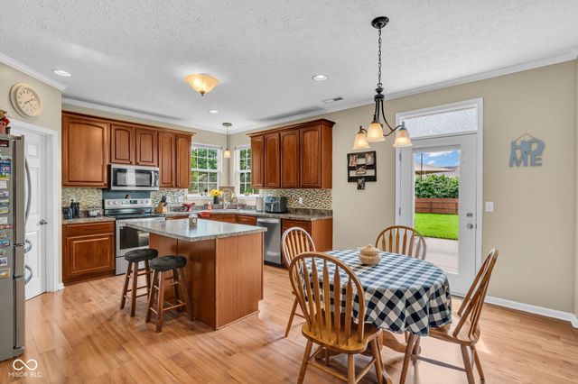 8284 Balmoral Lane, Avon, IN 46123