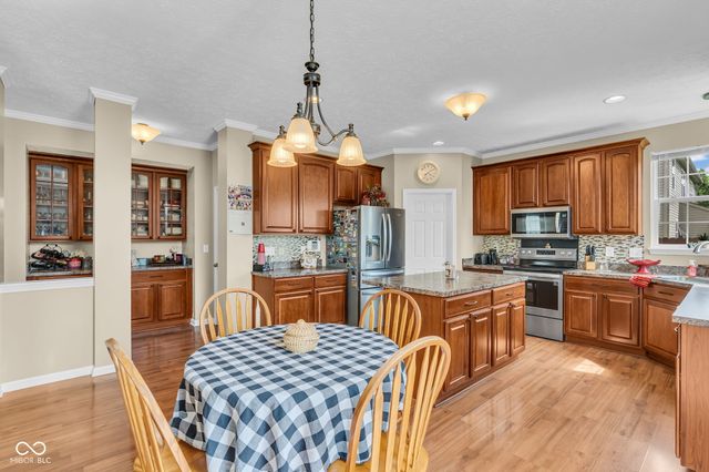 8284 Balmoral Lane, Avon, IN 46123