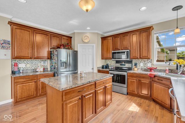 8284 Balmoral Lane, Avon, IN 46123