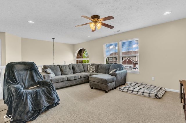 8284 Balmoral Lane, Avon, IN 46123