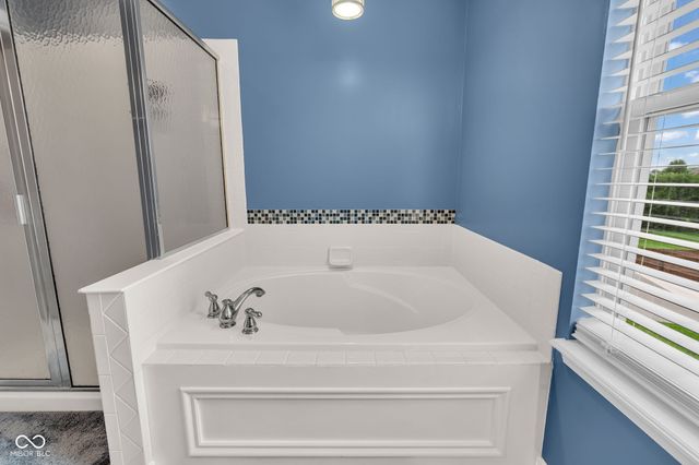 8284 Balmoral Lane, Avon, IN 46123