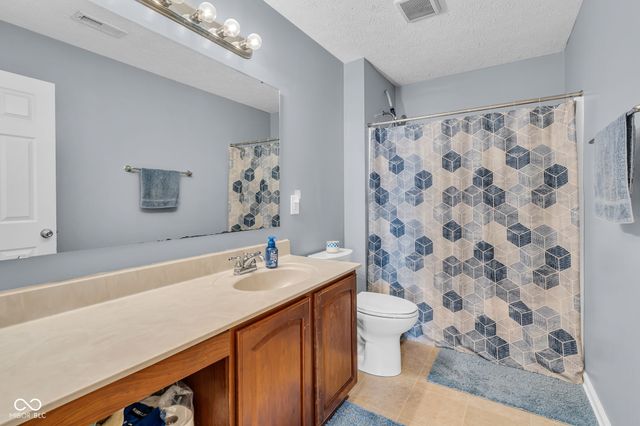 8284 Balmoral Lane, Avon, IN 46123