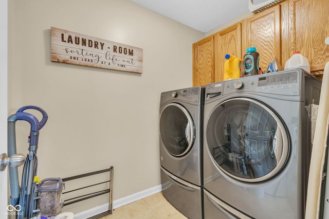 8284 Balmoral Lane, Avon, IN 46123
