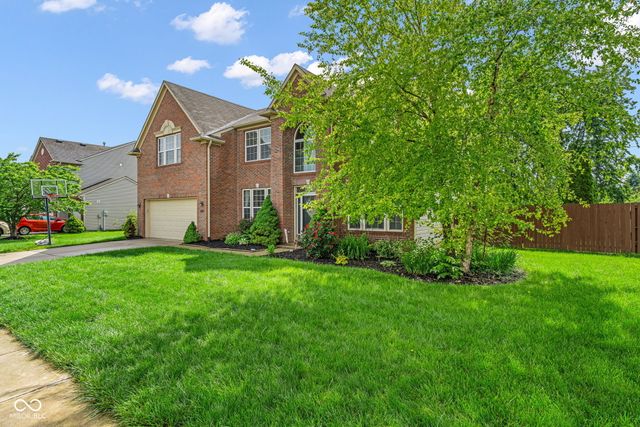 8284 Balmoral Lane, Avon, IN 46123