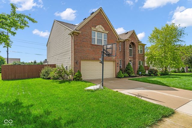 8284 Balmoral Lane, Avon, IN 46123
