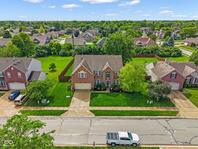 8284 Balmoral Lane, Avon, IN 46123
