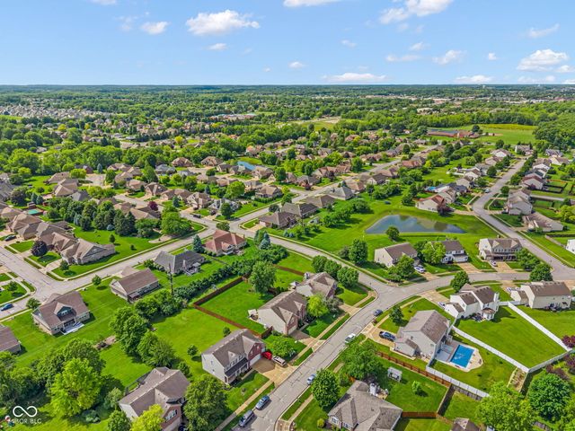 8284 Balmoral Lane, Avon, IN 46123