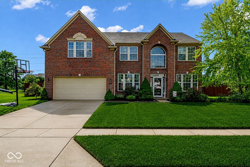 8284 Balmoral Lane, Avon, IN 46123