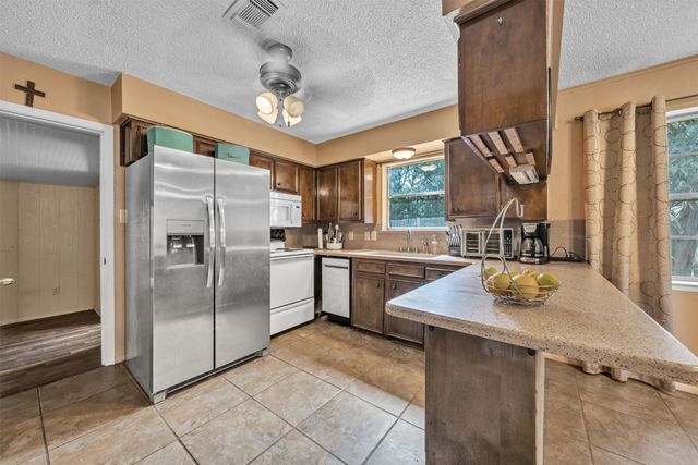 190 Crowfoot Lane, Whitney, TX 76692