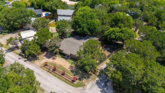 190 Crowfoot Lane, Whitney, TX 76692