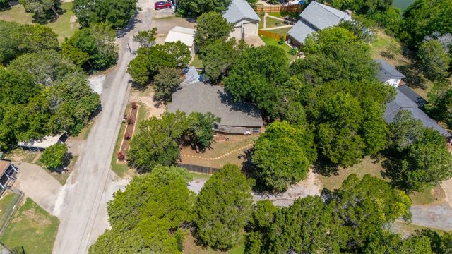 190 Crowfoot Lane, Whitney, TX 76692