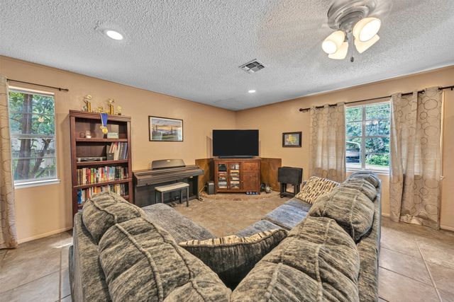 190 Crowfoot Lane, Whitney, TX 76692