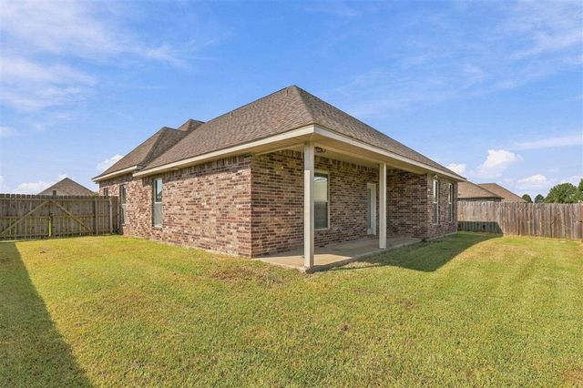 1870 Poeyfarre Dr Drive, Lake Charles, LA 70611