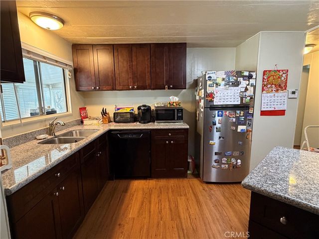 840 E Foothill 142, Azusa, CA 91702