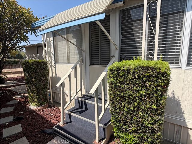 840 E Foothill 142, Azusa, CA 91702