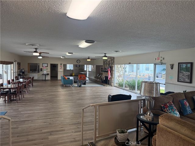 840 E Foothill 142, Azusa, CA 91702