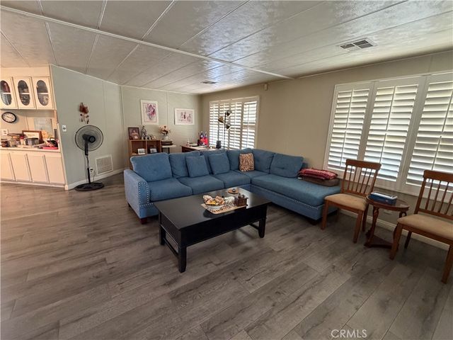 840 E Foothill 142, Azusa, CA 91702