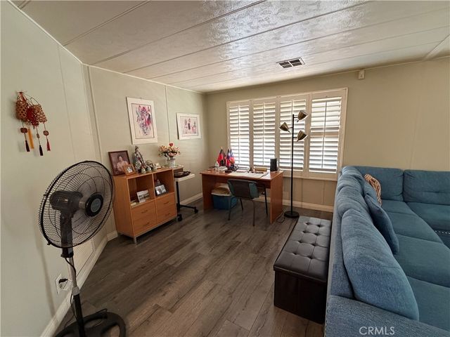 840 E Foothill 142, Azusa, CA 91702