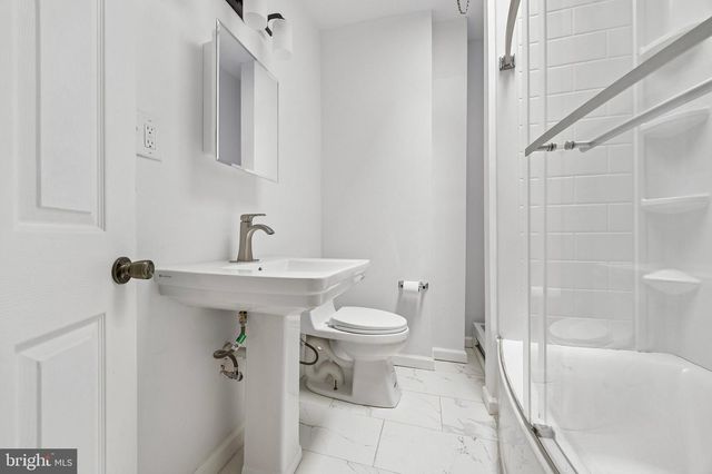 5648-00 BROOMALL ST, Philadelphia, PA 19143