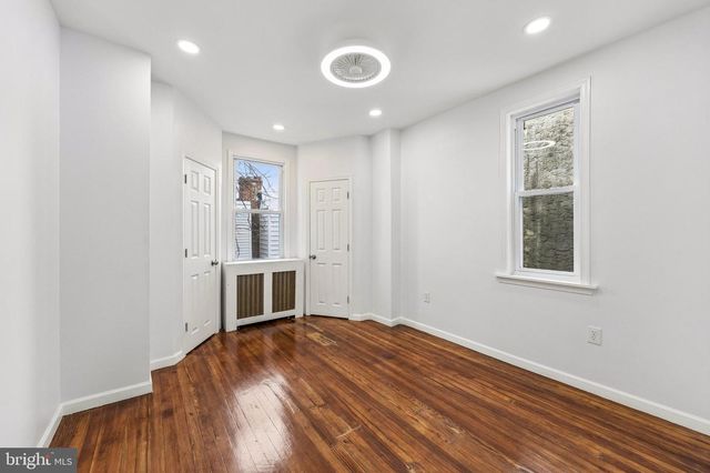 5648-00 BROOMALL ST, Philadelphia, PA 19143