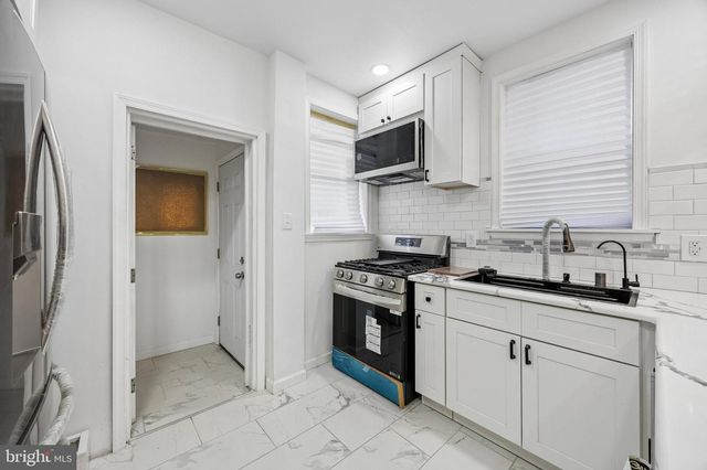 5648-00 BROOMALL ST, Philadelphia, PA 19143